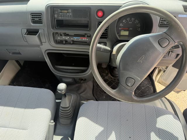 2009 Daihatsu Hijet JDM car for sale — photo 8 of 8