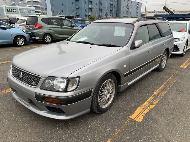 1997 Nissan Stagea JDM car for sale — photo 2 of 12