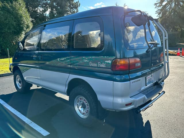1995 Mitsubishi Delica JDM car for sale — photo 4 of 17