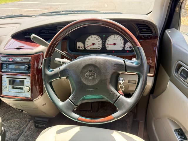 1999 Nissan Elgrand JDM car for sale — photo 14 of 25