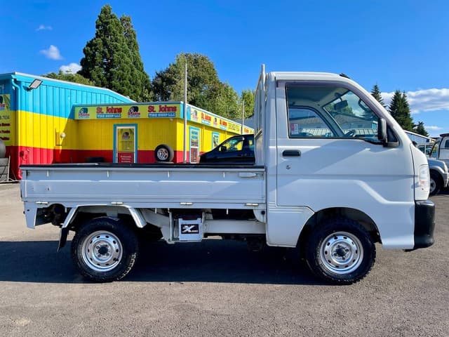 1999 Daihatsu Hijet JDM car for sale — photo 8 of 25