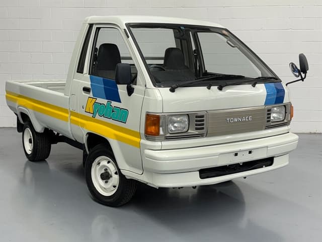 1989 Toyota Townace JDM car for sale — photo 17 of 25