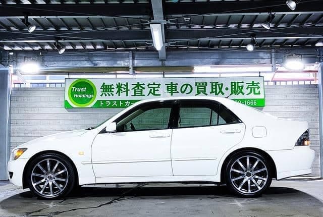 2002 Toyota Altezza JDM car for sale — photo 9 of 25
