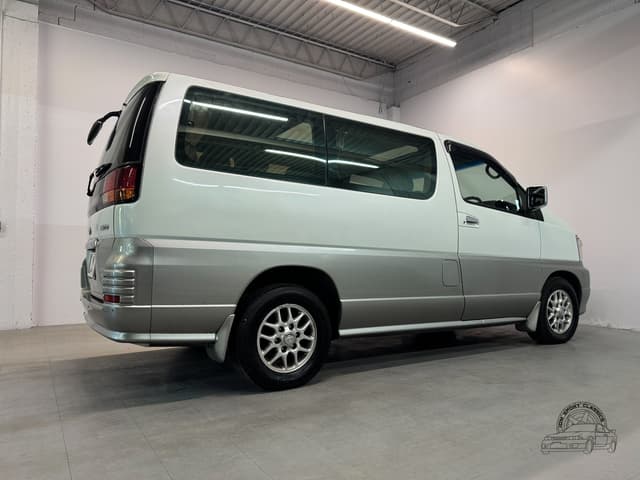 2001 Nissan Elgrand JDM car for sale — photo 21 of 25