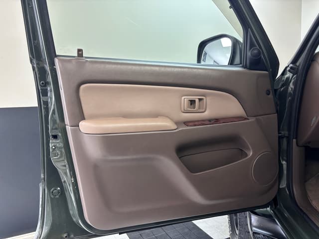 1999 Toyota Hilux Surf JDM car for sale — photo 14 of 24