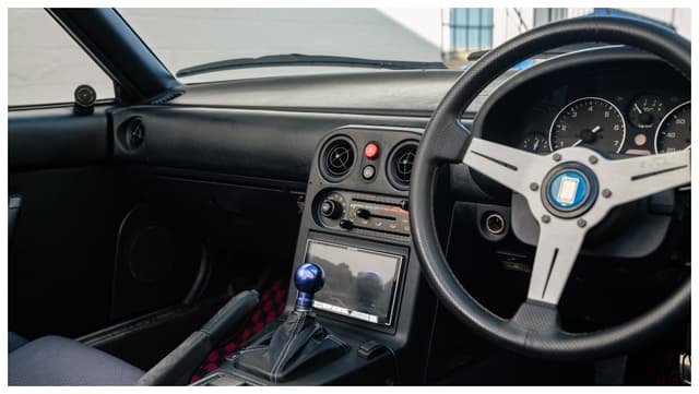 1990 Mazda Roadster (Eunos Roadster / MX-5) JDM car for sale — photo 10 of 12