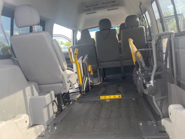 2006 Toyota HiAce JDM car for sale — photo 2 of 12