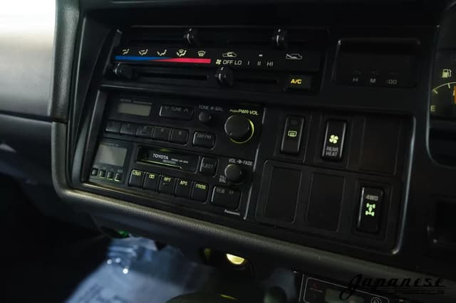 1990 Toyota HiAce JDM car for sale — photo 11 of 25