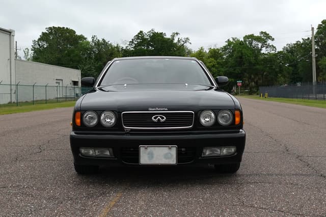 1992 Nissan Gloria JDM car for sale — photo 14 of 20