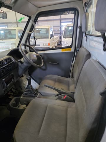 2001 Mitsubishi Minicab JDM car for sale — photo 7 of 18