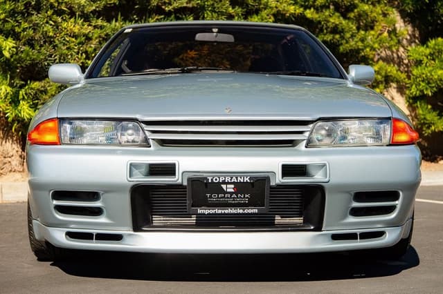 1990 Nissan Skyline JDM car for sale — photo 3 of 25