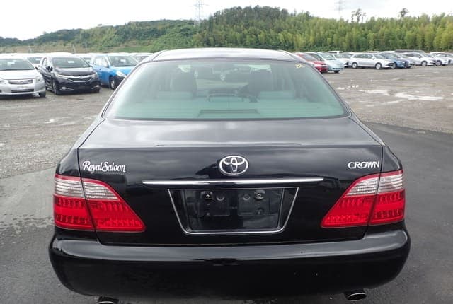 2006 Toyota Crown JDM car for sale — photo 4 of 25