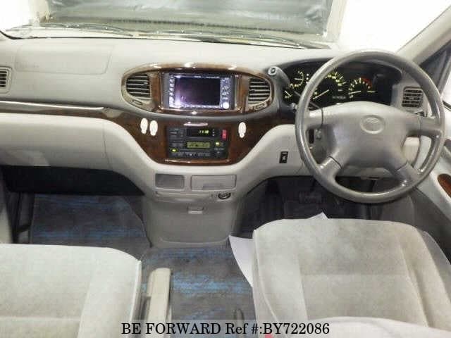 2000 Toyota Regius JDM car for sale — photo 3 of 5