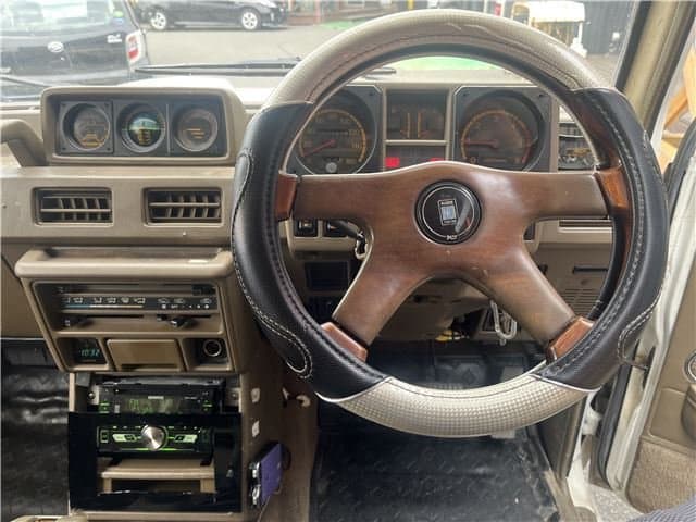1990 Mitsubishi Pajero JDM car for sale — photo 18 of 24