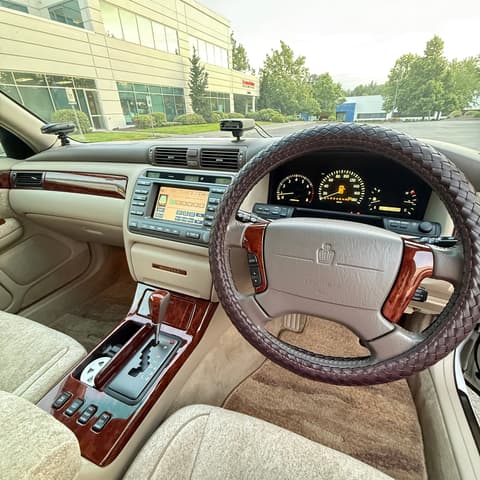 2001 Toyota Crown JDM car for sale — photo 14 of 17