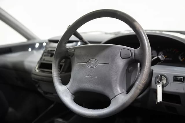 1998 Toyota Estima JDM car for sale — photo 10 of 25