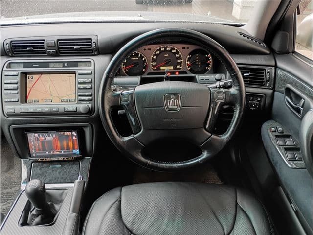 2003 Toyota Crown JDM car for sale — photo 11 of 24