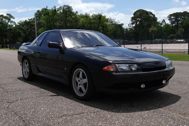 1989 Nissan Skyline JDM car for sale — photo 3 of 20