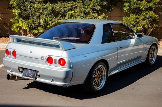 1990 Nissan Skyline JDM car for sale — photo 11 of 25