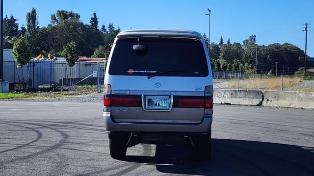 1997 Toyota HiAce JDM car for sale — photo 9 of 10