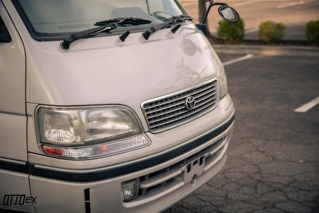 1999 Toyota HiAce JDM car for sale — photo 19 of 25