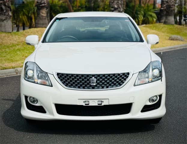 2008 Toyota Crown JDM car for sale — photo 2 of 25