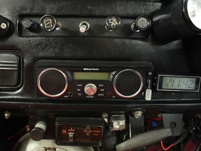 1975 Mitsubishi Jeep JDM car for sale — photo 13 of 25