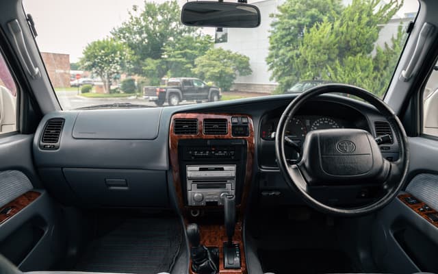1997 Toyota Hilux Surf JDM car for sale — photo 9 of 12