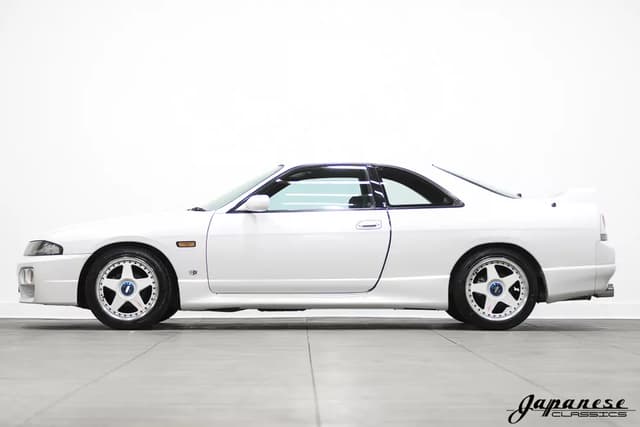 1996 Nissan Skyline JDM car for sale — photo 4 of 25
