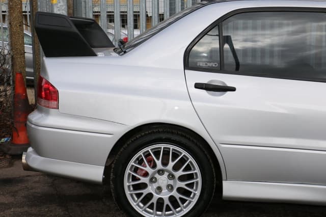 2001 Mitsubishi Lancer Evolution JDM car for sale — photo 10 of 25