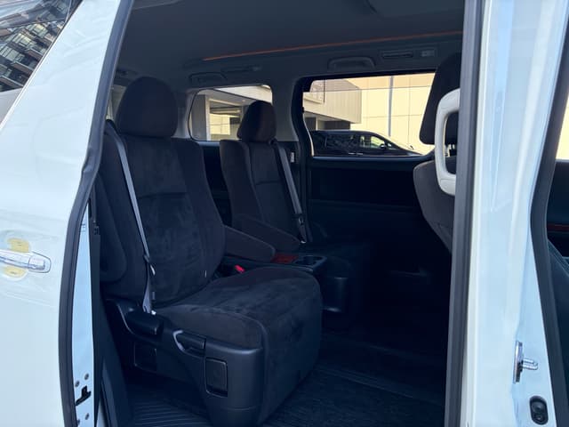 2010 Toyota Vellfire JDM car for sale — photo 16 of 16