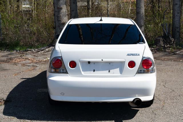 2001 Toyota Altezza JDM car for sale — photo 6 of 16