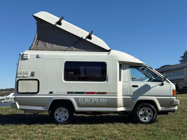 1992 Toyota Townace JDM car for sale — photo 2 of 10