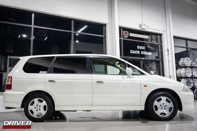 2001 Honda Odyssey JDM car for sale — photo 11 of 23
