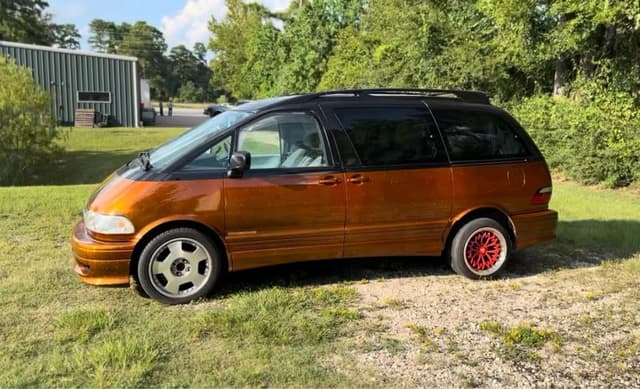 1997 Toyota Estima JDM car for sale — photo 3 of 11