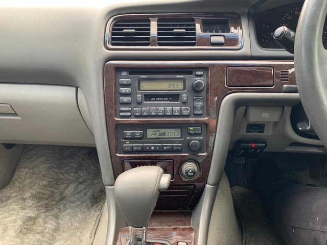 Toyota Mark II JDM car for sale — photo 11 of 16
