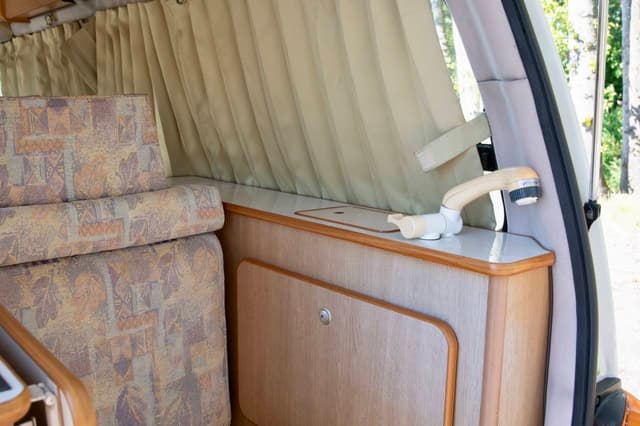 1999 Toyota Grand Hiace JDM car for sale — photo 24 of 25
