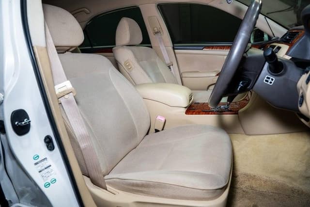 2005 Toyota Crown JDM car for sale — photo 15 of 18