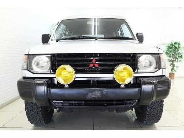 1992 Mitsubishi Pajero JDM car for sale — photo 15 of 17