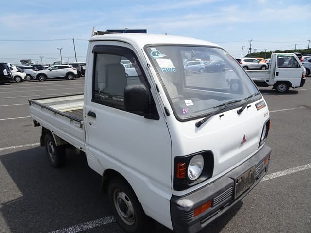 1992 Mitsubishi Minicab JDM car for sale — photo 7 of 10