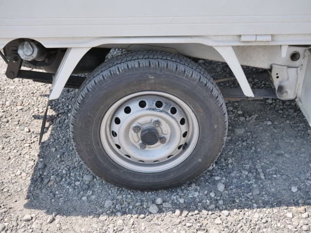 2001 Mitsubishi Minicab JDM car for sale — photo 22 of 25