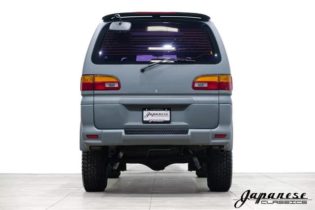 1995 Mitsubishi Delica JDM car for sale — photo 7 of 25
