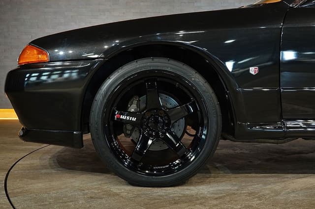 1989 Nissan Skyline JDM car for sale — photo 18 of 25