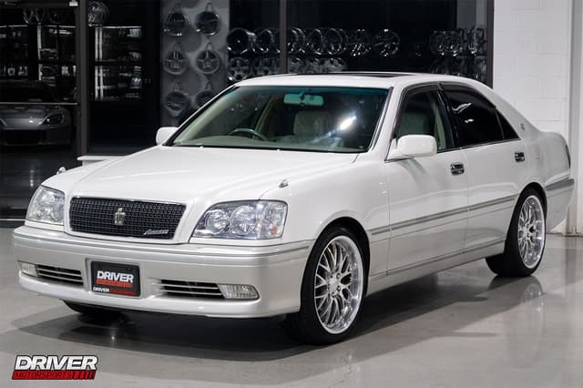 1999 Toyota Crown JDM car for sale — photo 6 of 25