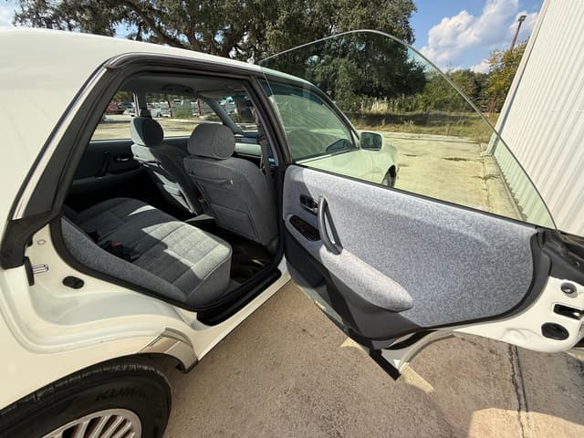 1996 Toyota Crown JDM car for sale — photo 14 of 20