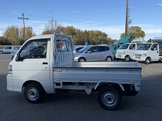2007 Daihatsu Hijet JDM car for sale — photo 2 of 8