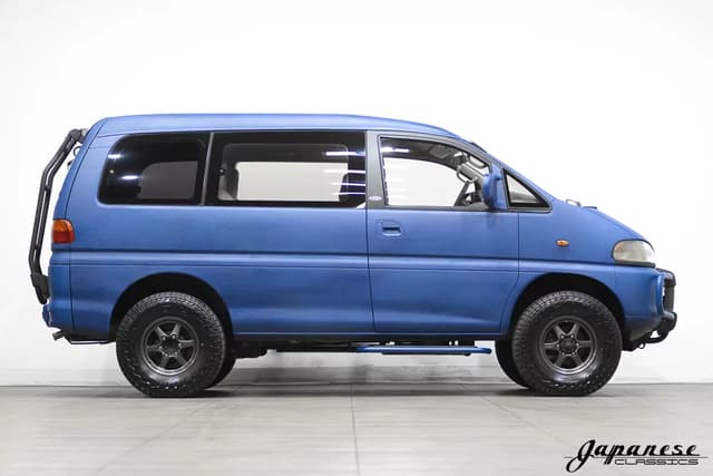 1996 Mitsubishi Delica JDM car for sale — photo 4 of 25