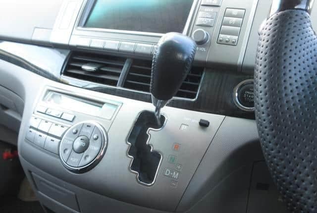 2006 Toyota Estima JDM car for sale — photo 11 of 20