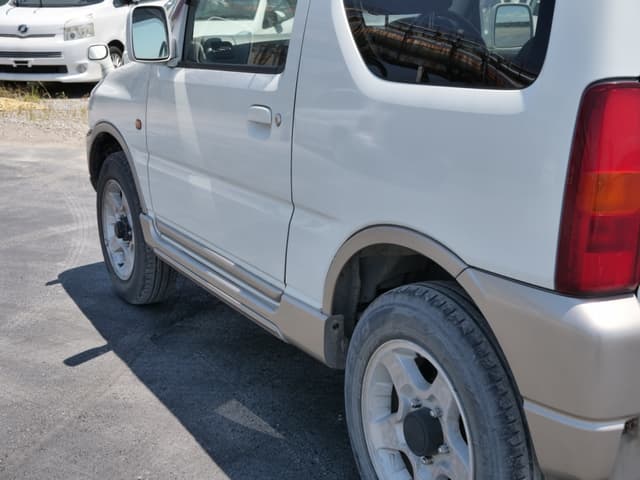 2001 Suzuki Jimny JDM car for sale — photo 16 of 25