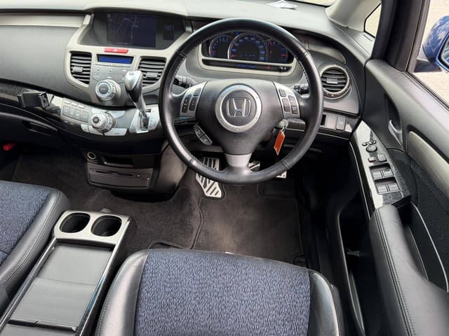 2006 Honda Odyssey JDM car for sale — photo 10 of 10